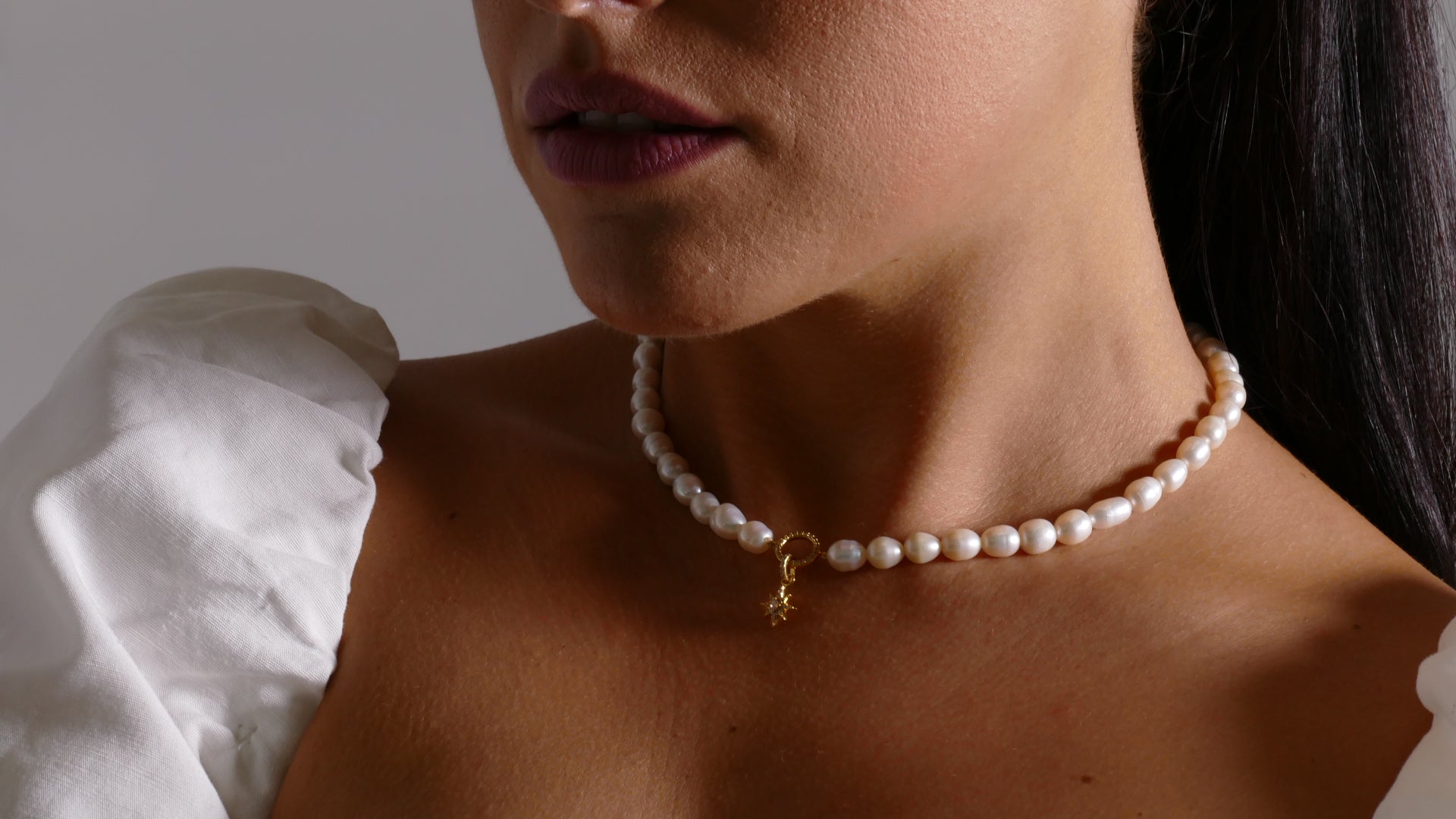 Elegancia Clásica: Collares de Perlas de Plata 925 – FRIA COMO NIEVE®, image size:1920x1080