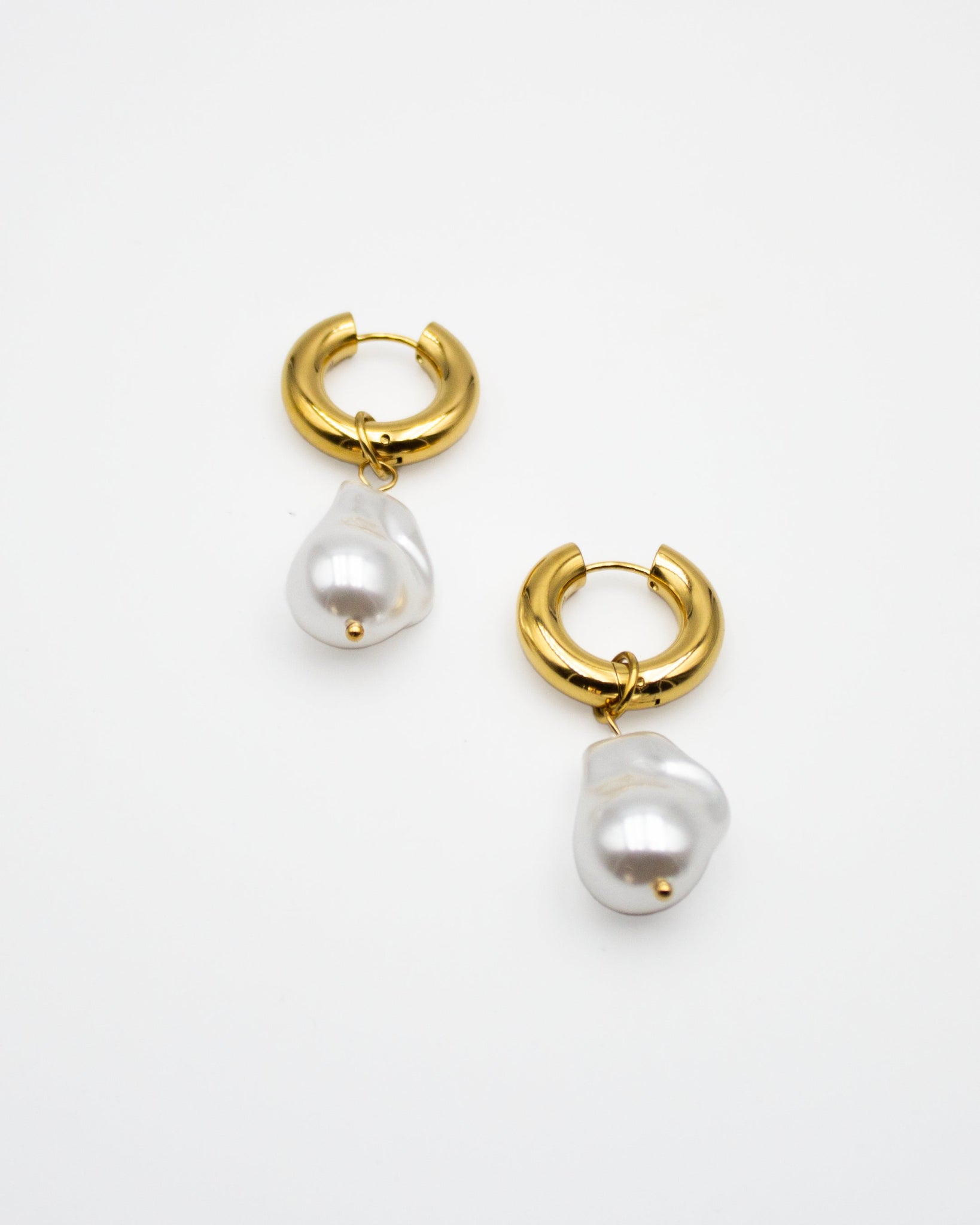 PENDIENTES PERLA ORO NACRE - FRIA COMO NIEVE® - Pendientes