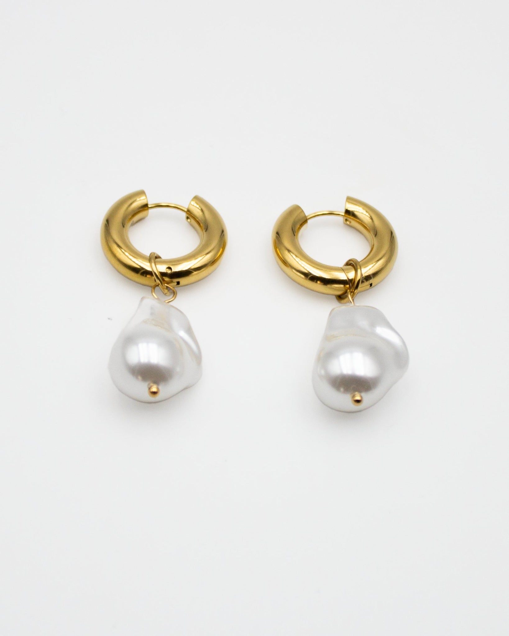 PENDIENTES PERLA ORO NACRE - FRIA COMO NIEVE® - Pendientes