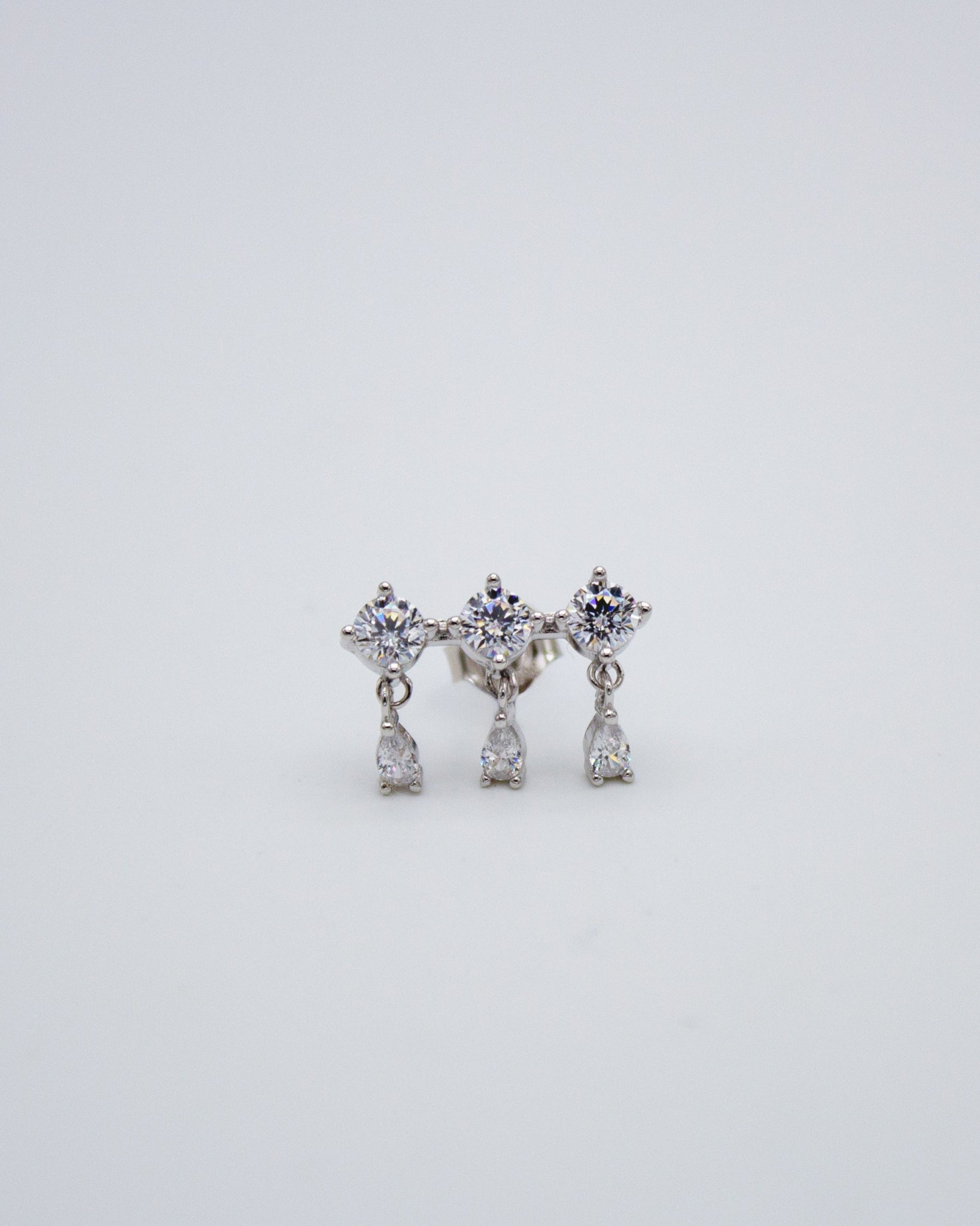 Pendientes Stud Bianca Plata - FRIA COMO NIEVE®-Pendientes